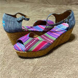 TOMS Blue Purple multicolor Ankle Strappy Sandals womens Size 8.5 Cork Wedge